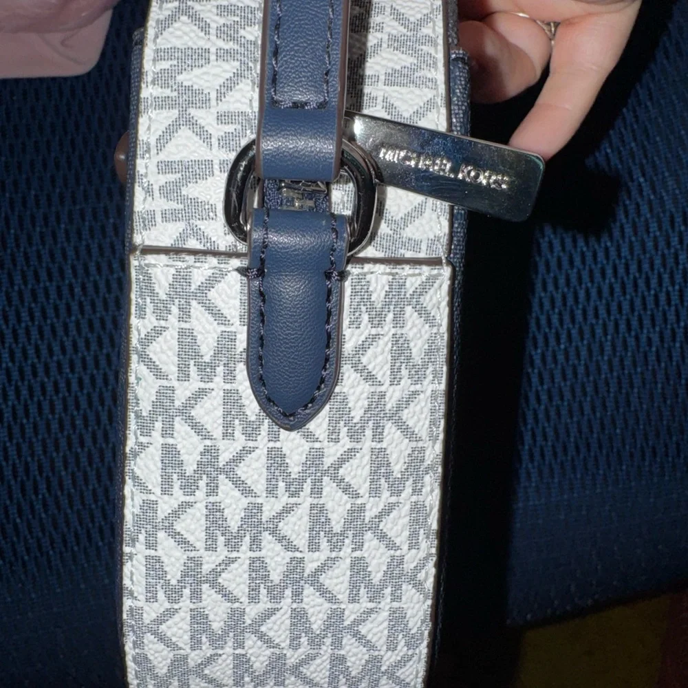 Michael Kors Large Zip Chain Crossbody - Navy
